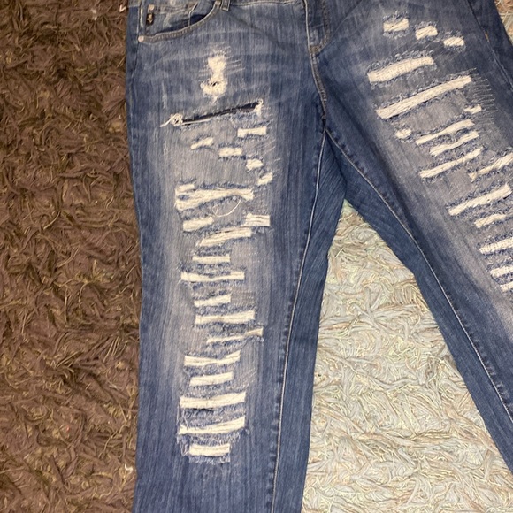 NWT TORRID DISTRESSED BOYFRIEND JEANS, - Picture 4 of 12